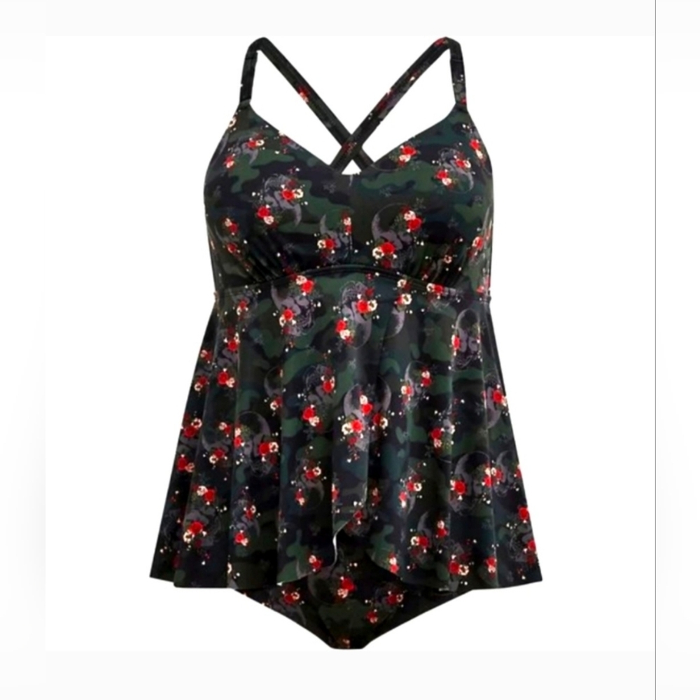 Torrid 6 DD/F (30w) swim dress NWT